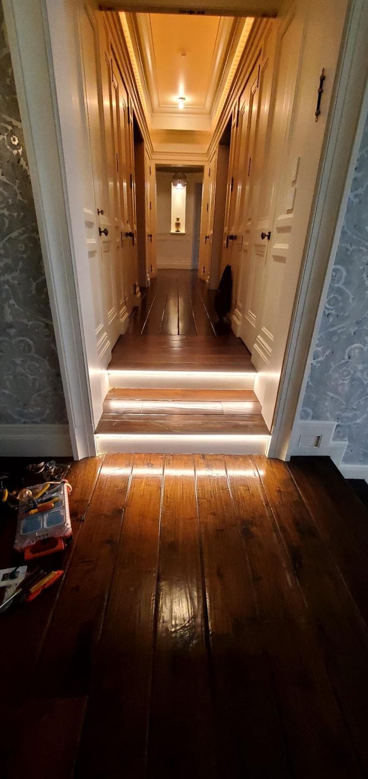 Low-Profile Stair Tread Safety Lighting